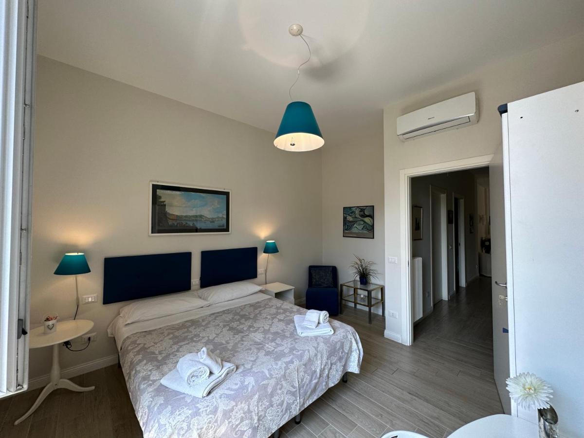Bed and Breakfast Domus Luca Nápoles Exterior foto