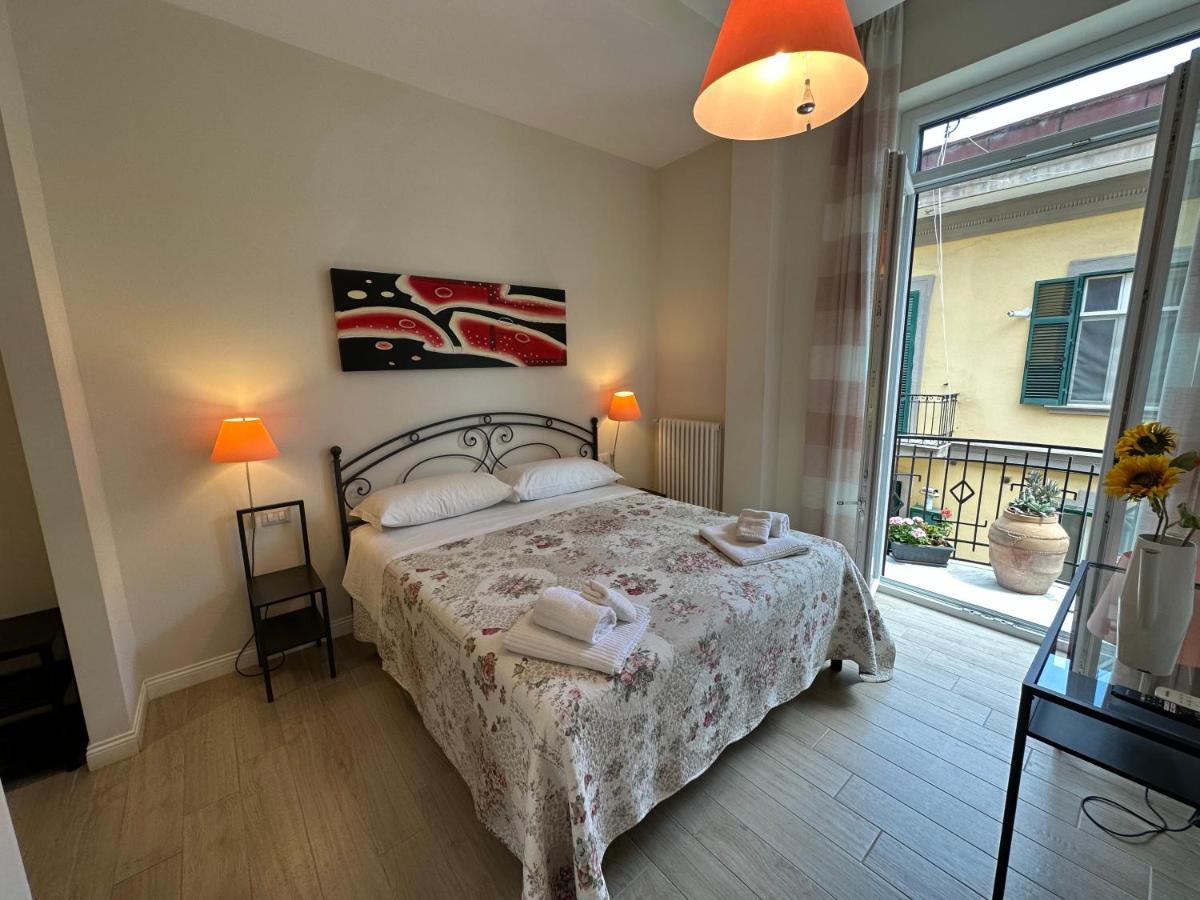 Bed and Breakfast Domus Luca Nápoles Exterior foto