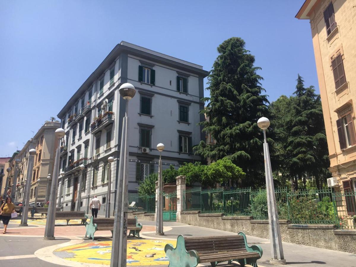 Bed and Breakfast Domus Luca Nápoles Exterior foto